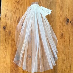 NWT Short Single Layer Ivory Tulle Wedding Veil